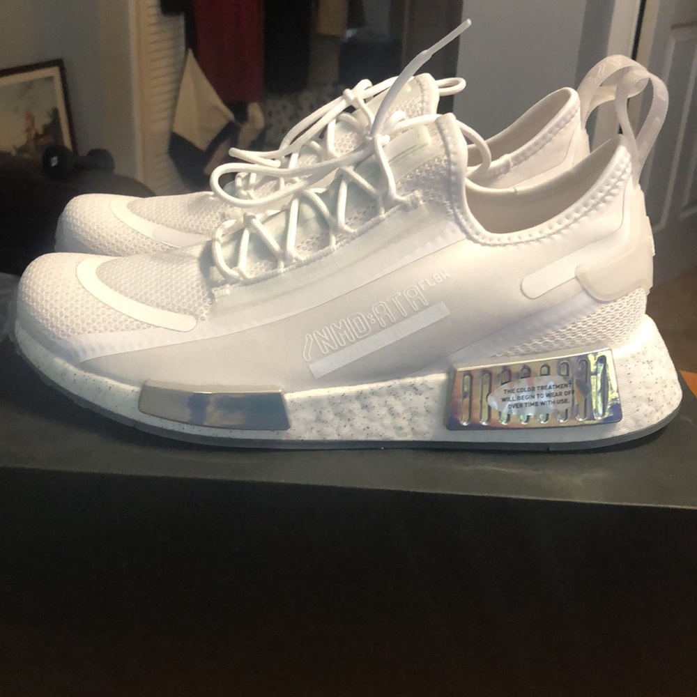 NWT Addidas NMD - R1 Spectoo 9 Shoes/ sneakers - last pair.  Last pair!